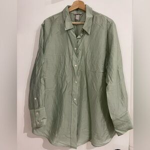 H&M Pearl sheen button front shirt